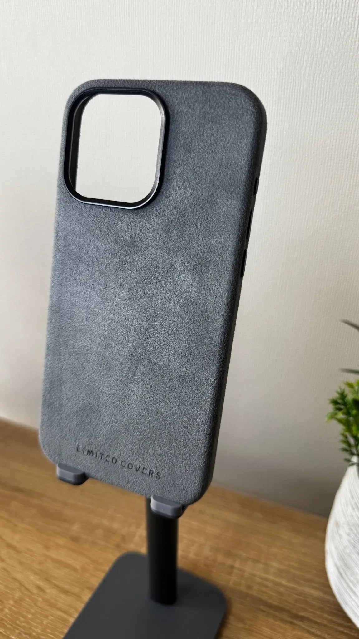 Carcasa Full Alcantara Gray - Limited Covers