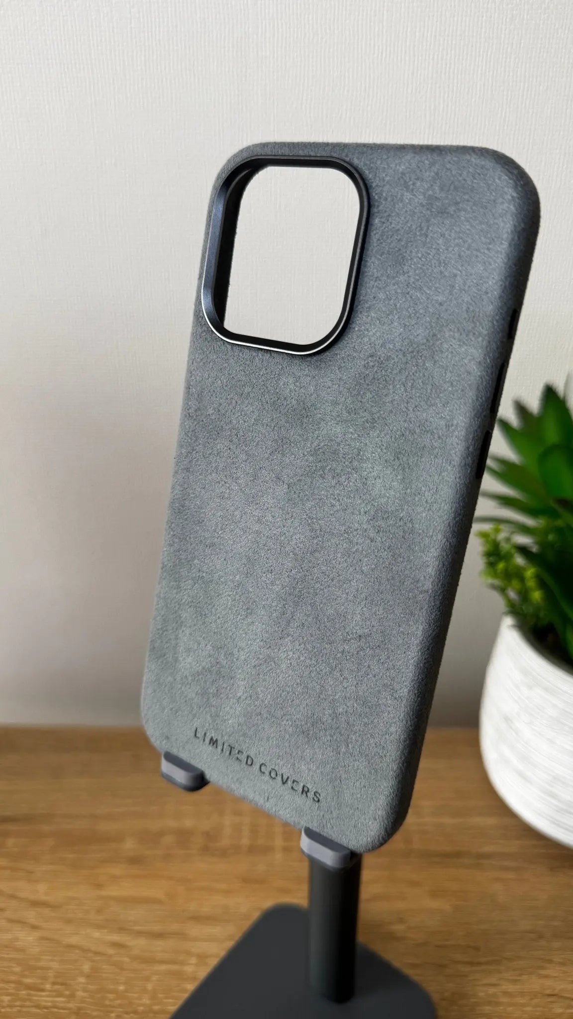 Carcasa Full Alcantara Gray - Limited Covers